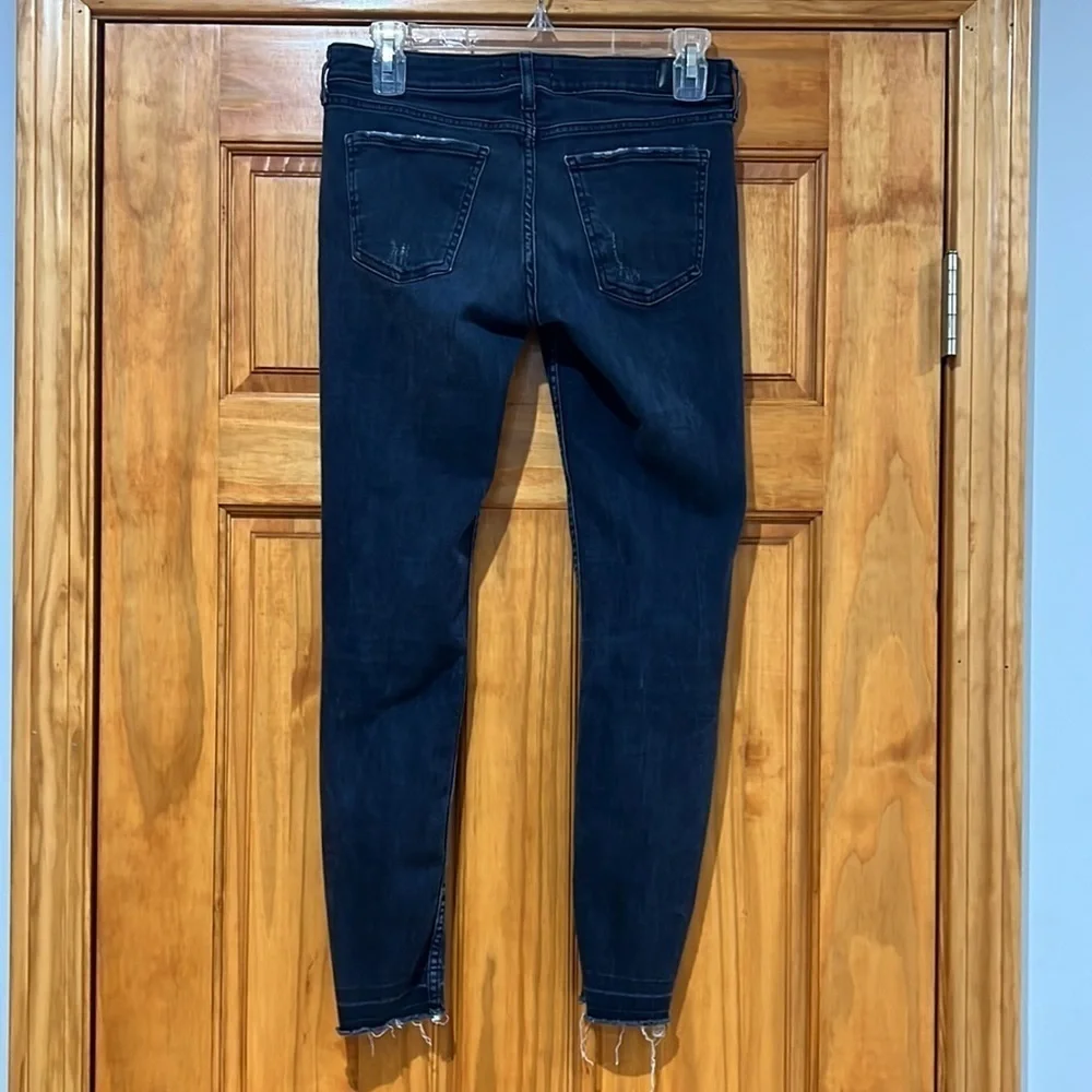 Zara Women's Skinny Jeans - Looks more black in person - Picture 3 of 6